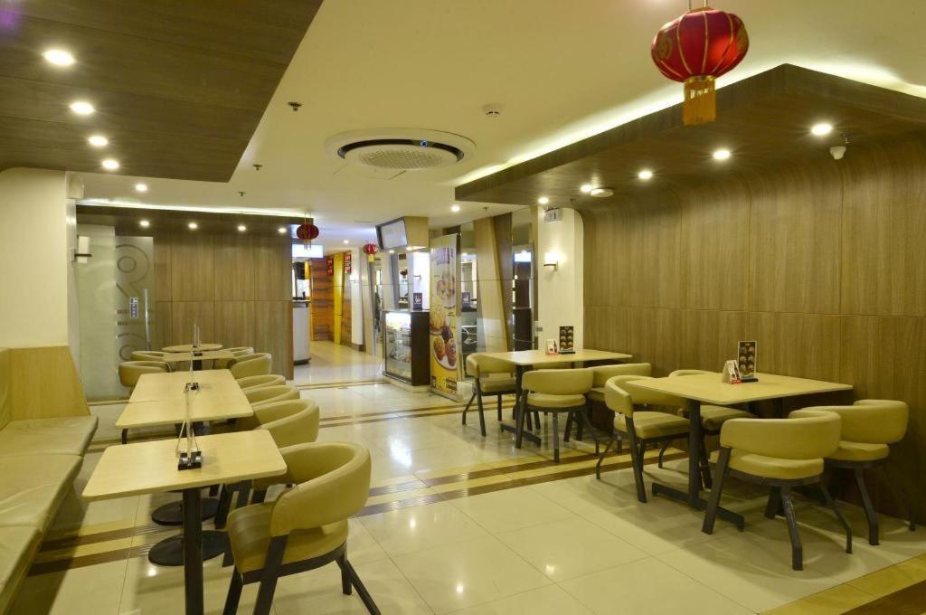 99 Monumento Hotel 2*