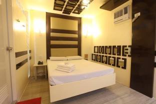 Hotel 99 Monumento Caloocan