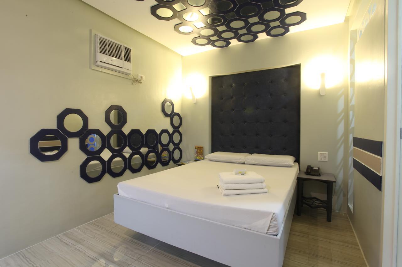 Hotel 99 Monumento Caloocan