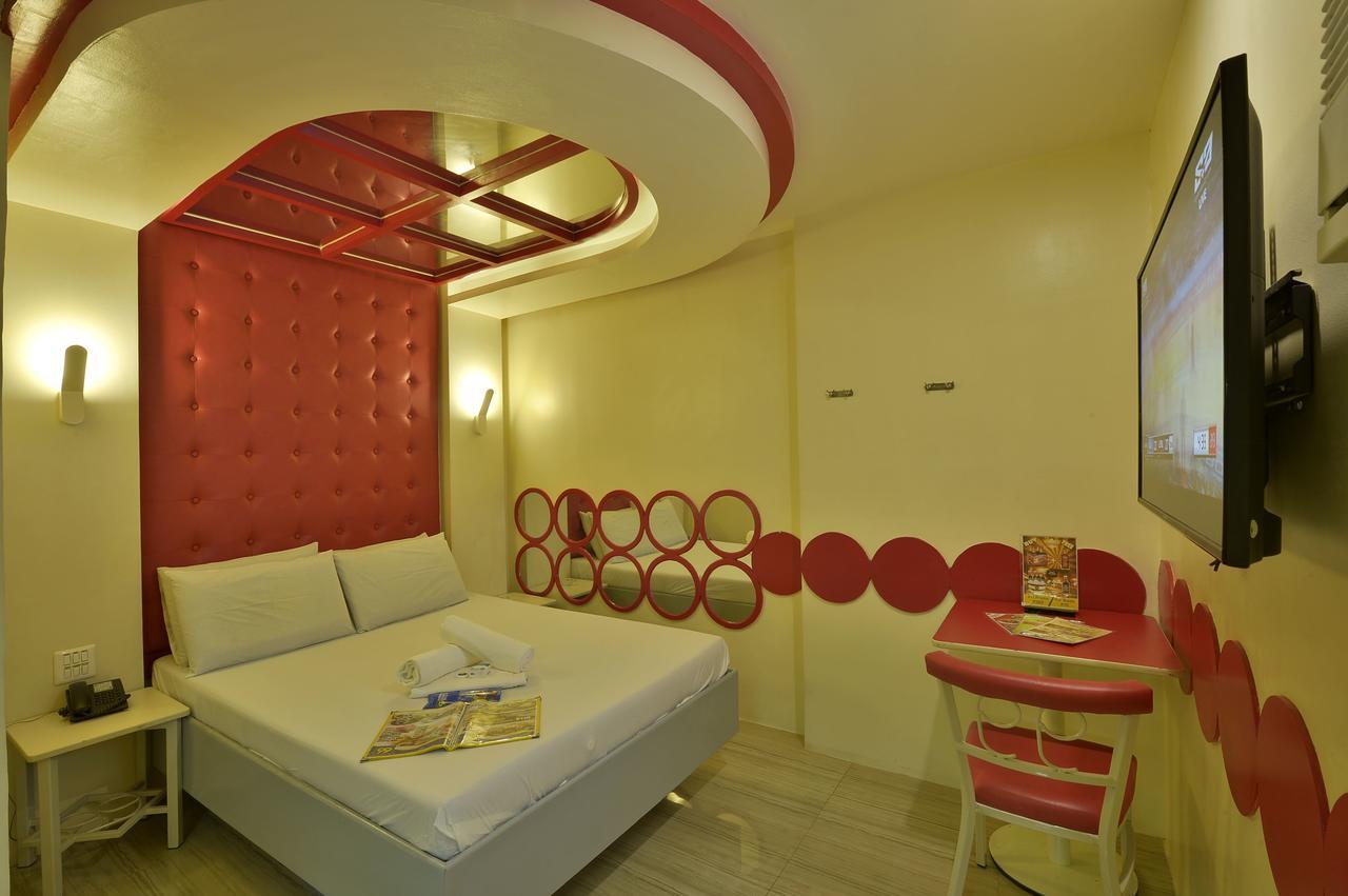 99 Monumento Hotel