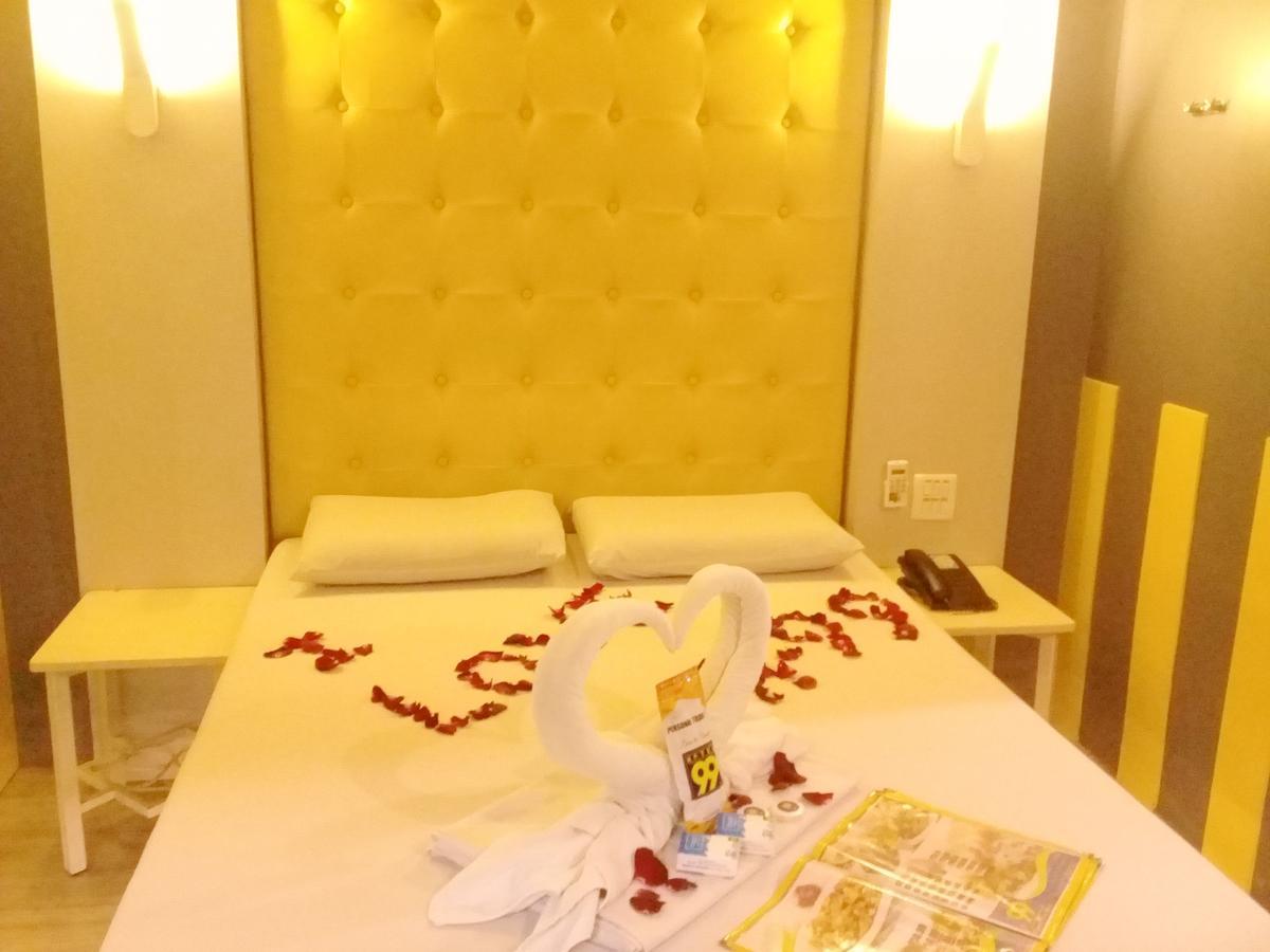99 Monumento Hotel