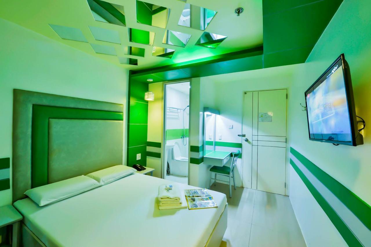 99 Monumento Hotel Caloocan